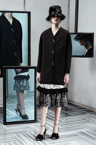 Look 1